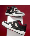 Black color option, Currently selected