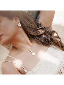 La marque-M - White Diamond Encrusted Pearl Necklace