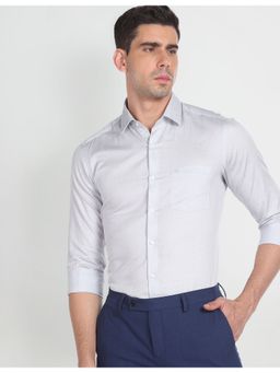 Arrow - Cutaway Collar Motif Print Shirt