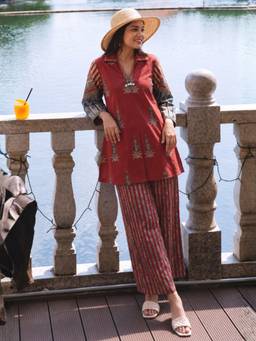 Autumnlane - Women Red Poppi Sepia Printed Co-Ord Set