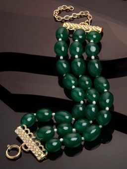 Karatcart - Green Tumble Stone Beaded Bracelet for Women
