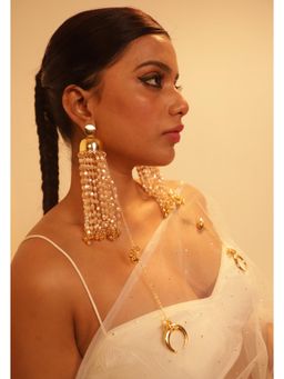 DaMAK - Basra Mandap White Drop Earrings