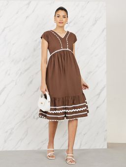 Styli - Womens Brown V-Neck Lace Inserts A-Line Midi Dress