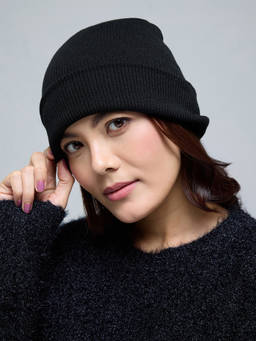 Twenty Dresses by Nykaa Fashion - Black Solid Winter Beanie For Women