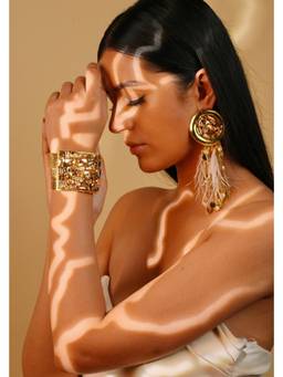 Bijoux by Priya Chandna - Gold Oval Feather Earrings