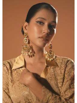 Bijoux by Priya Chandna - Off White Royal Frame Chandeliers Earrings