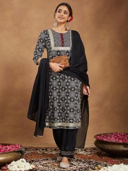 Janasya - Womens Black Ajrakh Printed Straight Kurta with Pant & Dupatta