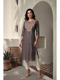 Aurelia - Women Grey Yarn Dyed Zari Embroidered Chanderi Straight Kurta
