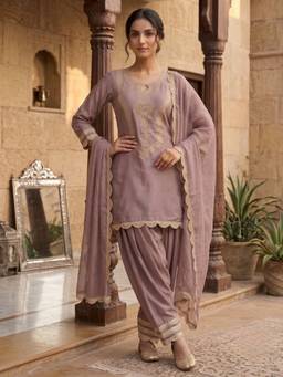 Autumnlane - Shakti Auber Fetsive Farshi Kurta Trouser And Dupatta