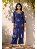 Navy Blue color option, Currently selected