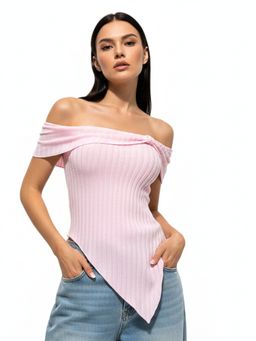 Outzidr - Pink Off Shoulder Asymmetrical Hem Top