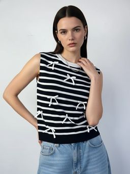 Outzidr - Black Sleeveless Striped Bow Detail Rop