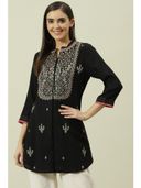 Black color option, Currently selected