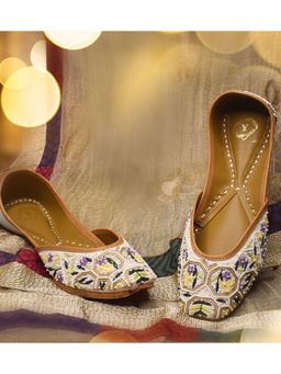 YASSIO - Sofi Jutti Modern Tradition with Hexagon and Floral Design