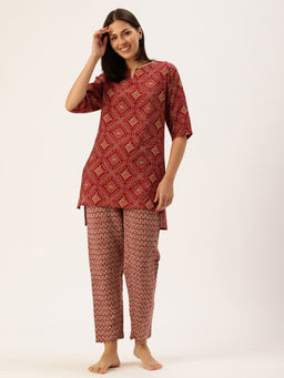 Clt.s - Women Maroon Printed Kurta and Pyjama (Set of 2)