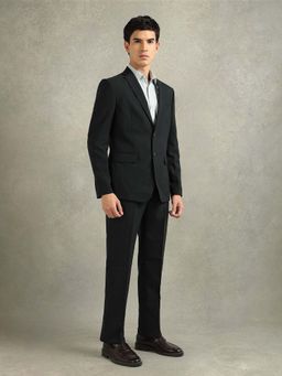 Arrow - Black Solid Italian Elegance Suit