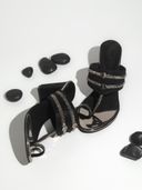 Black color option, Sold out, Currently selected