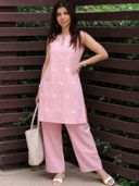Pink color option, Currently selected