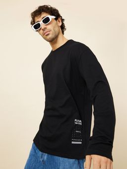 Styli - Black Long Sleeves Oversized T-Shirt with Minimal Print Detail