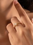 Gold color option, Currently selected