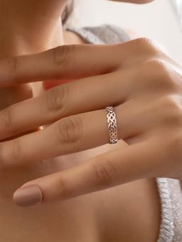 Nistra - 925 Sterling Silver Celtic Journey Ring