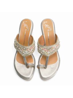NIDHI BHANDARI - Silver One Toe Embroidery Wedges