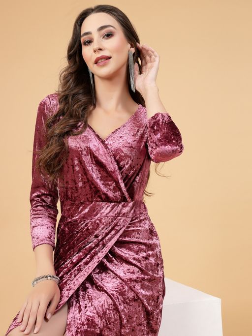 pink winter dresses for women It's pinkmas season!    pink outfits, holiday dress, holiday  party dress, winter fashion, winter fashion trends, 2024 fashion, holiday  style, feminine style, romantic fashion, winter outfit ideas, special  occasion dress #