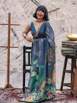 Suta - Women Blue Viscose Printed Saree