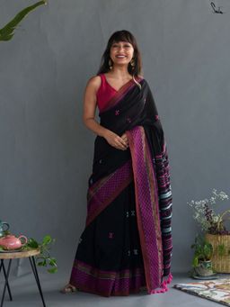 Suta - Women Black Cotton Woven Saree
