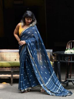 Suta - Women Blue Viscose Printed Saree