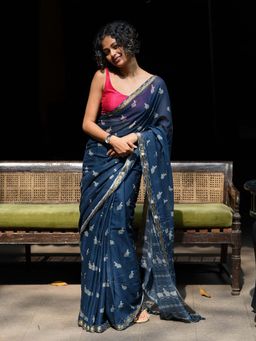 Suta - Women Blue Viscose Printed Saree