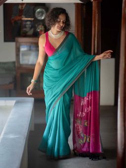 Suta - Women Green Cotton Woven Saree