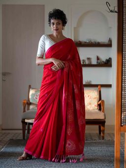 Suta - Women Red Viscose Embroidered Saree