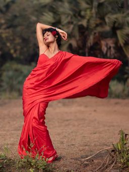 Suta - Women Red Silk Solid/Plain Saree