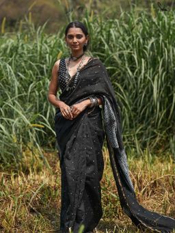 Suta - Women Navy Blue Chanderi Silk Printed Saree