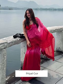 Suta - Women Pink Cotton Self Design Saree