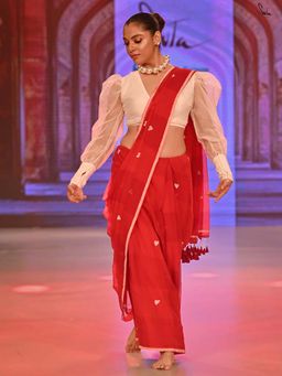 Suta - Women Red Cotton Printed Saree