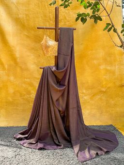 Suta - Women Brown Viscose Woven Saree
