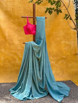 Suta - Women Blue Viscose Woven Saree
