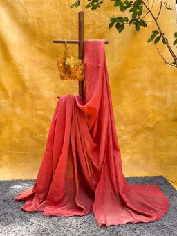 Suta - Women Red Viscose Woven Saree