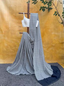 Suta - Women Multi-Colour Cotton Stripes Saree