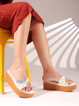 Carlton London - Women White Round Toe Sandal