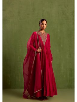 Neha Khullar - Pink Chanderi Silk Embroidery Dabka Notched Hand Yoke Anarkali With Dupatta