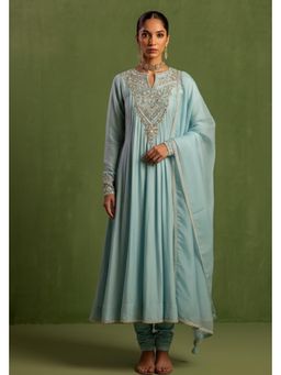 Neha Khullar - Chanderi Silk Hand Embroidered Kurta Set in Blue