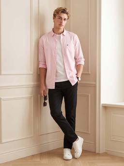 Peter England - Men Pink Slim Fit Solid Shirt