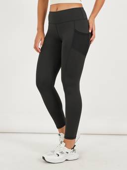 Styli - Women Black High Rise Leggings With Side Mesh Pocket