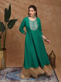 Globus - Green Embroidered Kurta