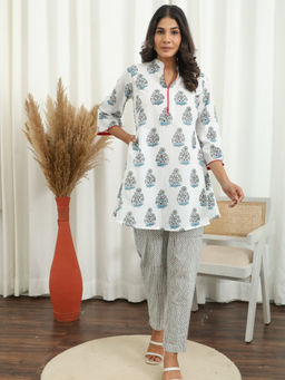Sooti Syahi - Women White Floral Printed Kurti with Pant