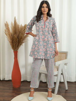Sooti Syahi - Women Grey Floral Printe Kurti with Pant