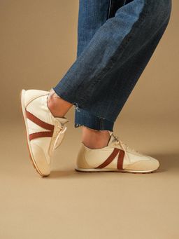 Theater - Fuji Cream Lace-Up Canvas Shoes